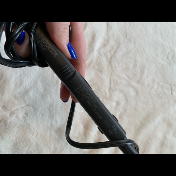 Mini ConAir hair straightener - Picture 2 of 2